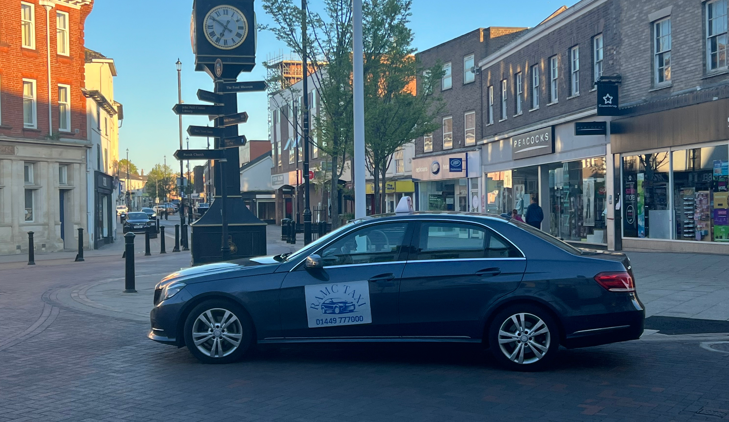 7-seater taxi Stowmarket - Large group taxi cab for airport transfers and family trips